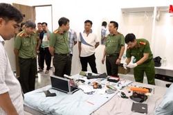 Mua vũ khí quân dụng đem đến An Giang chưa kịp bán, thì bị bắt