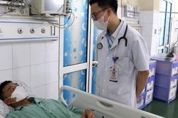 Thanh niên phải nhập viện cấp cứu sau khi ăn phở ngoài quán