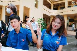 Tiếp sức mùa thi 2024: Đoàn viên vẽ tranh cổ động các sĩ tử 2K6 vượt vũ môn