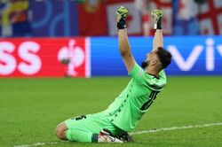 Giorgi Mamardashvili: Từ cậu bé gầy gò tới người khổng lồ đưa Georgia vào vòng 1/8 EURO 2024