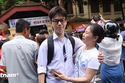 Thí sinh cười rạng rỡ sau khi 'trúng tủ' đề Văn thi tốt nghiệp THPT