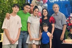 Lê Phương tổ chức sinh nhật cho mẹ ruột, vóc dáng quý tử tuổi 12 gây chú ý