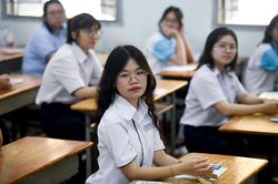 Đề thi, gợi ý đáp án môn Vật lý thi tốt nghiệp THPT 2024