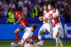 Sao trẻ Tây Ban Nha Lamine Yamal tốt nghiệp trung học sau khi làm nên lịch sử ở EURO 2024