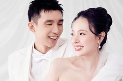 Midu công khai bộ ảnh cưới trước giờ G: Chú rể nở nụ cười rạng rỡ cạnh cô dâu