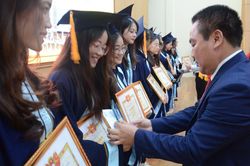 Trường Đại học Kinh tế, Đại học Huế trao bằng cho hơn 300 tân cử nhân đợt 2