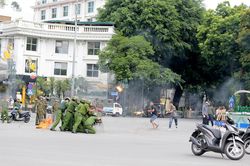 Xem Lực lượng tham gia bảo vệ an ninh, trật tự ở cơ sở diễn tập trấn áp nhóm thanh niên gây rối trật tự công cộng
