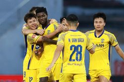 SLNA thoát hiểm ở V-League như 'phim hành động', Bình Định vượt khó lên ngôi á quân