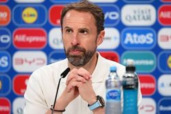 Tin nóng thể thao sáng 1/7: Southgate thừa nhận điểm yếu của tuyển Anh, Ten Hag muốn tái ngộ De Ligt