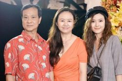 Mẹ ruột Midu đẹp 'không tuổi', nhan sắc thời trẻ tựa hoa hậu