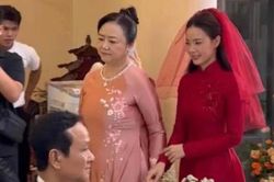 Midu từng bị mẹ nhắc nhở chỉ đam mê bán đất mà không lo lấy chồng