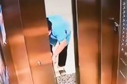 Dùng tấm kính chặn của thang máy, dân cư mạng điếng người khi nghe số tiền phải đền bù