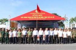 Ra mắt lực lượng tham gia bảo vệ an ninh, trật tự ở cơ sở