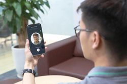 Xác thực sinh trắc học ngân hàng: Người mất vài phút, người trầy trật cả ngày không xong
