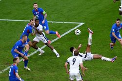 Kết thúc vòng 1/8 EURO 2024: Ai muốn xưng vương, hãy ngẩng mặt lên!