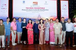 NSND Lan Hương, NSND Minh Châu, NSƯT Quách Thu Phương bật khóc khi 'hội ngộ' đạo diễn Đặng Nhật Minh