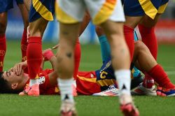 Pedri rời sân sớm ở tứ kết EURO 2024 sau pha phạm lỗi của Kroos