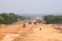 Cao tốc Vạn Ninh - Cam Lộ đoạn qua Quảng Trị vẫn 'trễ hẹn' mặt bằng