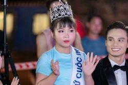 Ấn tượng bảng thành tích học tập của mẫu nhí ngồi ghế giám khảo cuộc thi Tỏa sáng thiên thần nhí