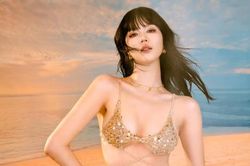 Ngọc Trinh thay đổi phong cách để che sẹo lớn ở chân