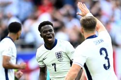 Tin nóng thể thao sáng 7/7: Anh, Hà Lan nghẹt thở vào bán kết EURO, Ronaldo viết tâm thư