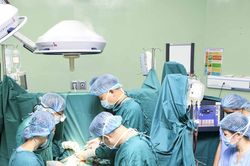 Nghệ An nỗ lực khắc phục khó khăn trong khám, chữa bệnh và phòng, chống dịch