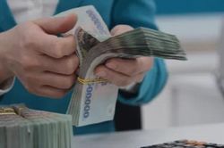 Xuất hiện 11 ngân hàng trả lãi từ 6%, dự báo lãi suất còn tăng