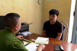 Thầy giáo dạy lái xe chặn ôtô đi đường, xịt hơi cay vào tài xế