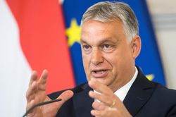 'Sứ mệnh hòa bình' của Thủ tướng Hungary