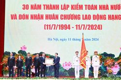 Kiểm toán Nhà nước đón nhận Huân chương lao động hạng Nhất