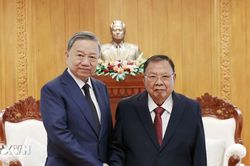 Chủ tịch nước Tô Lâm gặp hai nguyên Tổng Bí thư, Chủ tịch nước Lào