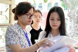 Hà Nội: 3 trường chuyên hạ điểm chuẩn vào lớp 10