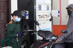 Tiếp tục đề xuất doanh nghiệp tự quyết giá bán xăng dầu