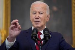 Vị thế của ông Biden đang lung lay