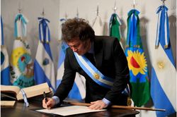 Nỗ lực vực dậy nền kinh tế Argentina