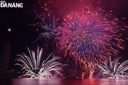 Đêm chung kết DIFF 2024: Ấn tượng với màn trình diện của đội pháo hoa đến từ Phần Lan