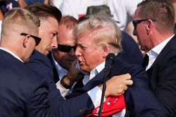 Diễn biến vụ xả súng trong cuộc vận động tranh cử của ông Trump