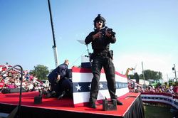 FBI công bố danh tính tay súng 20 tuổi 'ám sát hụt' ông Trump