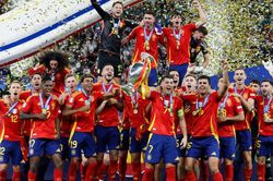 ĐIỂM NHẤN Tây Ban Nha 2-1 Anh: Nhà vô địch tuyệt đối, kỷ lục đáng quên của Tam Sư
