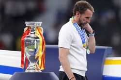 Ghế HLV ĐT Anh: Gareth Southgate ra đi hay ở lại?