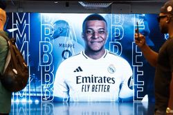 Real Madrid chơi lớn với màn ra mắt Mbappe, phát vé miễn phí cho toàn bộ CĐV, choáng với lượng người tham gia
