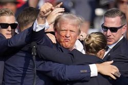 Ông Trump tuyên bố mạnh mẽ sau khi bị ám sát hụt