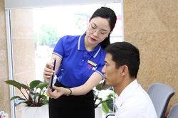 Ngân hàng tăng cường hỗ trợ khách hàng cập nhật sinh trắc học