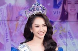 Hoa hậu Mai Phương có bài đăng gây khó hiểu
