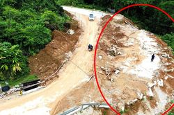 Cận cảnh điểm sụt lún nghiêm trọng trên Quốc lộ 16 đoạn qua Quế Phong