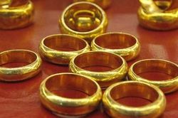 Giá vàng hôm nay (17/7): Vàng thế giới và vàng nhẫn cùng tăng dựng đứng