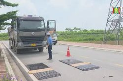 Ngăn chặn tai nạn giao thông liên quan đến xe quá tải