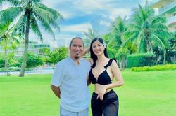 Vợ Vượng Râu khoe body nuột đến khó tin sau khi sinh 5 con