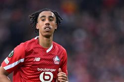 Tin nóng thể thao tối 19/7: Leny Yoro bị ép chuyển tới MU, Barca vay tiền mua Nico Williams