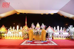 Lễ cầu siêu tưởng niệm các giáo viên và học sinh hy sinh trên công trường đắp đê sông Mã